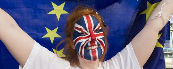 Сторонница членства Великобритании из Евросоюза у арены Уэмбли в Лондоне - Sputnik Южная Осетия