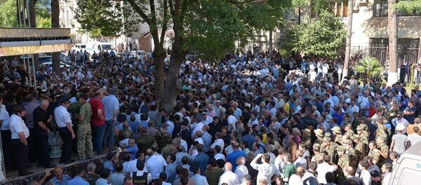 Митинг оппозиции в Сухуме Митинг оппозиции в Сухуме - Sputnik Южная Осетия