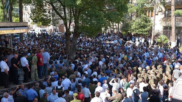 Митинг оппозиции в Сухуме - Sputnik Южная Осетия
