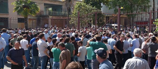 Митинг оппозиции у здания МВД Абхазии - Sputnik Южная Осетия