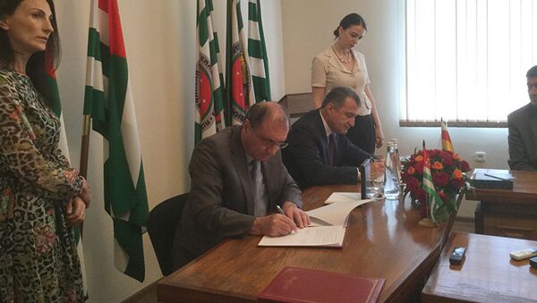 Единая Абхазия и Единая Осетия подписали соглашение в Сухуме - Sputnik Южная Осетия