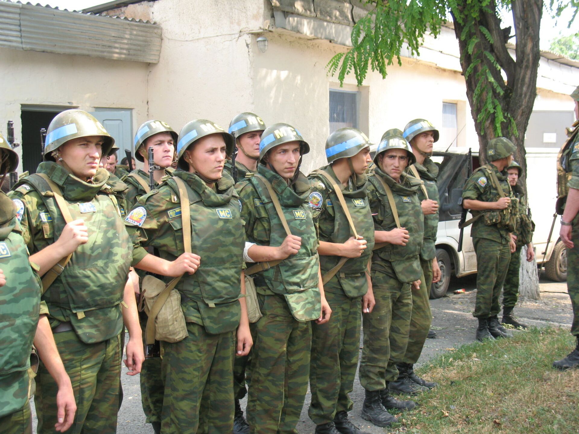 Миротворцы в августе 2008 года в Цхинвале - Sputnik Южная Осетия, 1920, 05.08.2022