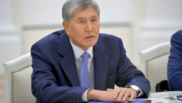 Президент Киргизской Республики Алмазбек Атамбаев - Sputnik Южная Осетия