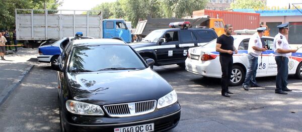 Вооруженные люди захватили здание полиции в Ереване. Съемка с места ЧП - Sputnik Южная Осетия