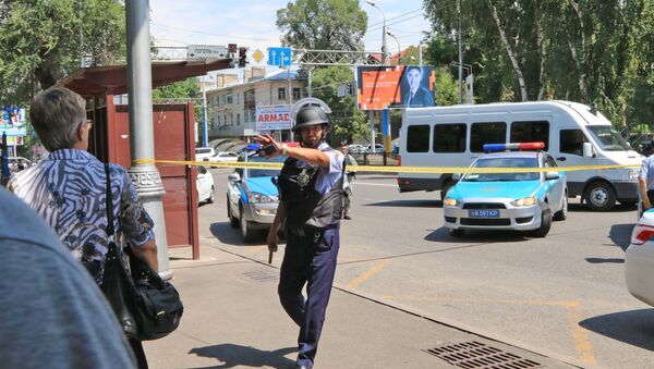 Последствия перестрелки возле отделения полиции в Алма-Ате - Sputnik Южная Осетия