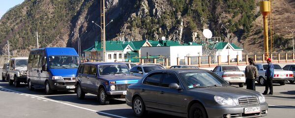 Автомобильный пункт пропуска Верхний Ларс Автомобильный пункт пропуска Верхний Ларс - Sputnik Южная Осетия