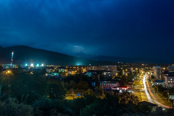 Ночной Цхинвал особенно красив, если смотреть на него с возвышенности - Sputnik Южная Осетия
