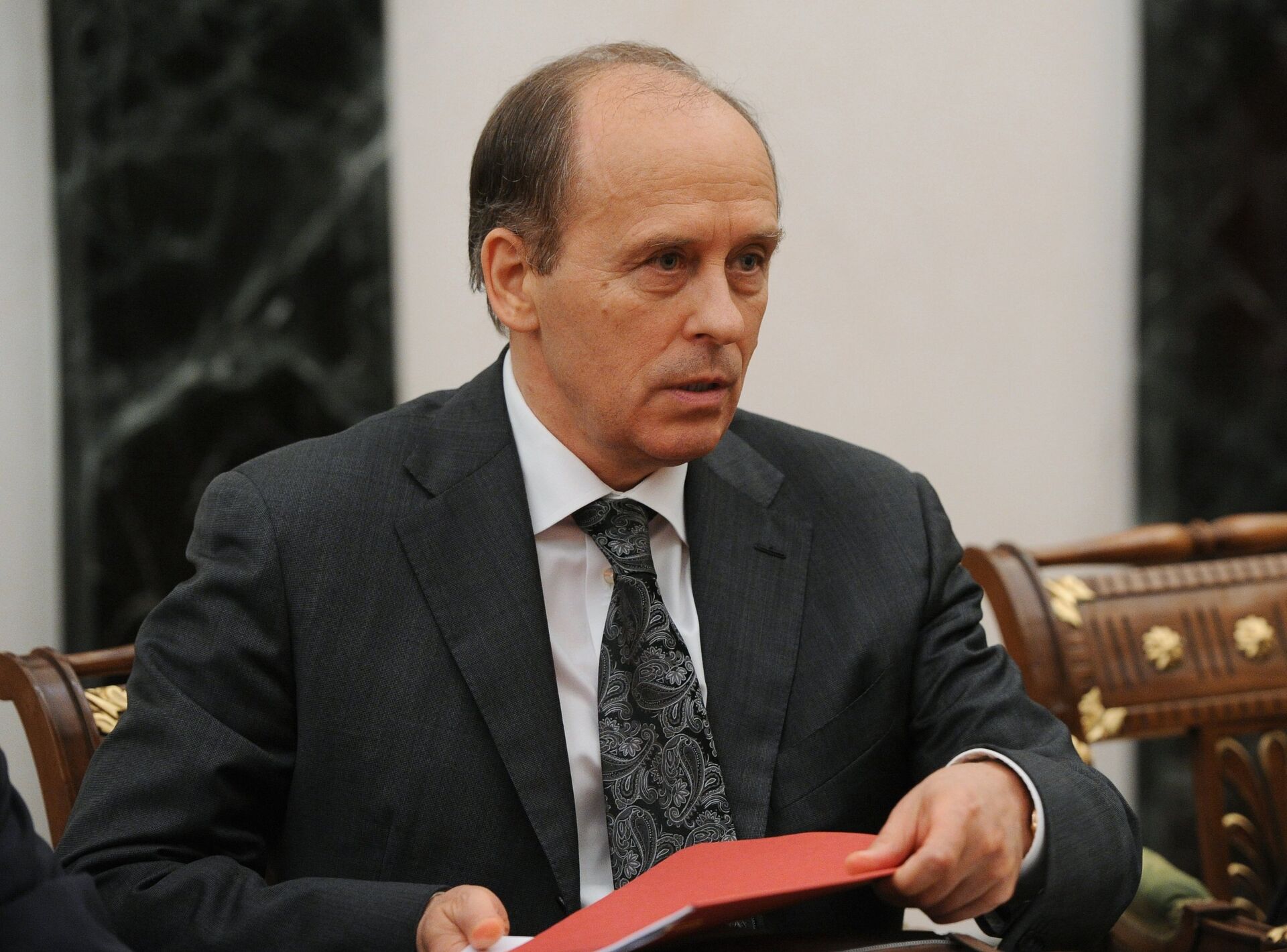 Директор ФСБ Александр Бортников на совещании президента РФ с постоянными членами Совета безопасности РФ в Кремле. - Sputnik Южная Осетия, 1920, 10.03.2026