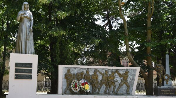 Монумент в честь погибших воинов в Великой Отечественной войне - Sputnik Южная Осетия