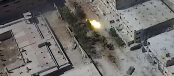 Бои на улицах Алеппо: сирийские войска выбили боевиков из квартала Банизейд Бои на улицах Алеппо: сирийские войска выбили боевиков из квартала Банизейд - Sputnik Южная Осетия