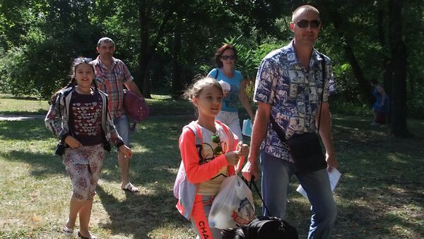 Отправка детей из Донецка на отдых в Россию - Sputnik Южная Осетия