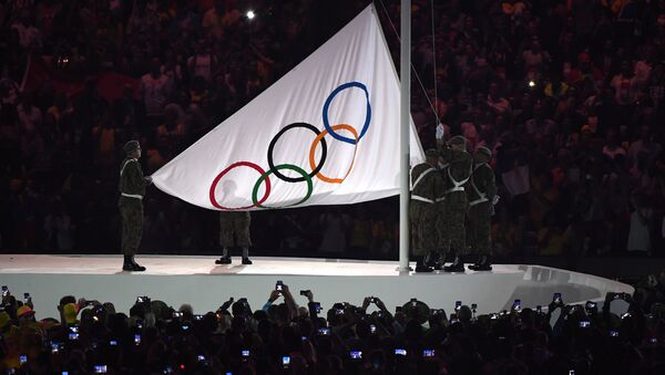 Поднятие Олимпийского флага на церемонии открытия XXXI летних Олимпийских игр в Рио-де-Жанейро - Sputnik Южная Осетия