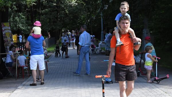 Отдых москвичей в Воронцовском парке - Sputnik Южная Осетия