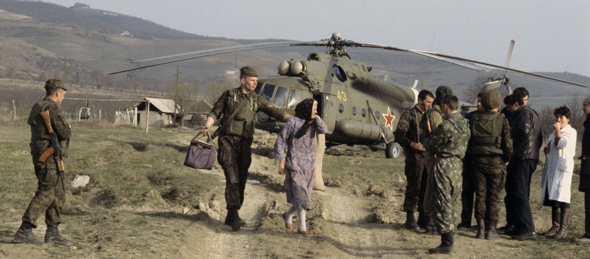 Эвакуация беженцев из сельских районов Южной Осетии - Sputnik Южная Осетия, 1920, 18.08.2016