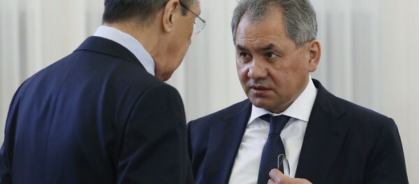 Министр обороны РФ Сергей Шойгу (справа) и министр иностранных дел РФ Сергей Лавров Министр обороны РФ Сергей Шойгу (справа) и министр иностранных дел РФ Сергей Лавров - Sputnik Южная Осетия