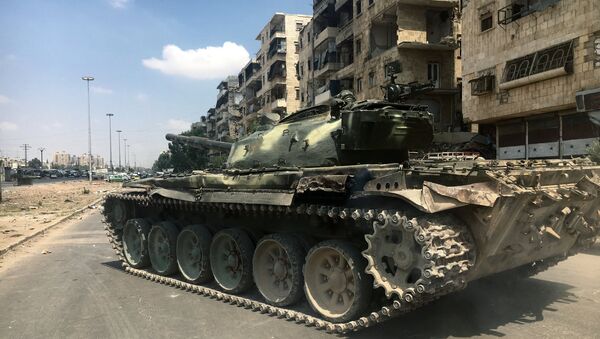 Танк на линии фронта на юго-западе сирийского города Алеппо - Sputnik Южная Осетия
