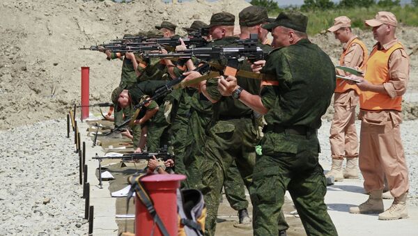Военнослужащие на огневом рубеже - Sputnik Южная Осетия