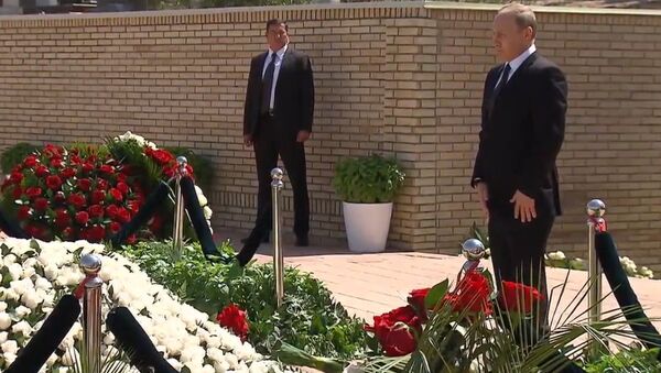 Путин почтил память Каримова в Самарканде - Sputnik Южная Осетия