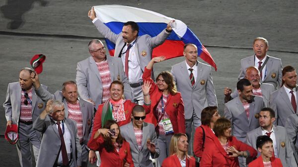 Российский флаг на открытии ХV летних Паралимпийских игр 2016 в Рио-де-Жанейро - Sputnik Южная Осетия