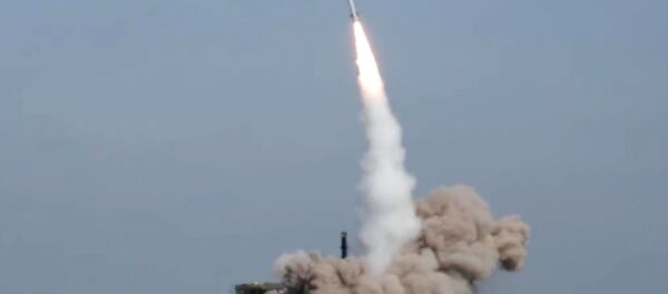 На полигоне в Астраханской области проведен боевой пуск ракеты из комплекса Искандер-М На полигоне в Астраханской области проведен боевой пуск ракеты из комплекса Искандер-М - Sputnik Южная Осетия