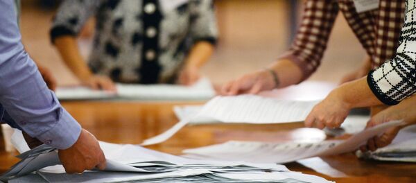 Подсчет голосов в единый день голосования Подсчет голосов в единый день голосования - Sputnik Южная Осетия