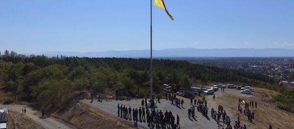 Государственный флаг на въезде в Цхинвал. - Sputnik Южная Осетия