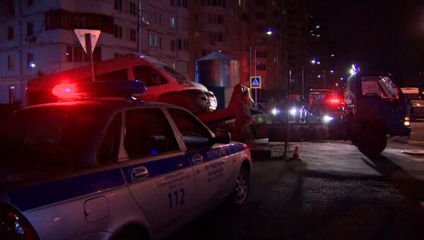 Сотрудники ГИБДД эвакуировали машины рядом с местом крушения Ми-8 МЧС РФ - Sputnik Южная Осетия