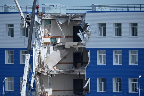 Обрушение здания учебного центра ВДВ в Омской области - Sputnik Южная Осетия