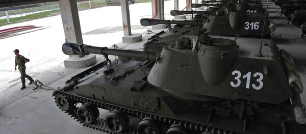 Ангар с военной техникой на территории российской военной базы в Цхинвале Ангар с военной техникой на территории российской военной базы в Цхинвале - Sputnik Южная Осетия