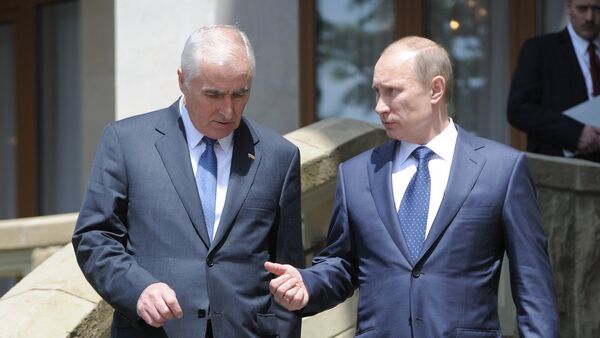 Президент РФ Владимир Путин и президент Южной Осетии Леонид Тибилов - Sputnik Южная Осетия