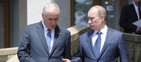 Президент РФ Владимир Путин и президент Южной Осетии Леонид Тибилов Президент РФ Владимир Путин и президент Южной Осетии Леонид Тибилов - Sputnik Южная Осетия