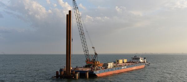 Плавучий кран в Крыму. Плавучий кран в Крыму. - Sputnik Южная Осетия