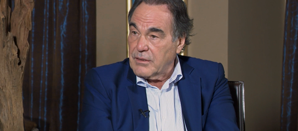 Это информационная война - Оливер Стоун о закрытии счетов RT в Великобритании - Sputnik Южная Осетия