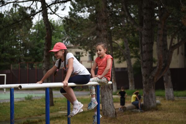 Отдыхающие в цхинвальском детском лагере - Sputnik Южная Осетия