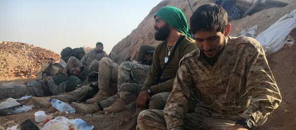 Бойцы сирийской армии и ополченцы на юге Алеппо - Sputnik Южная Осетия