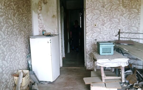 Одна из разрушенных квартир в доме по улице Героев, 118 - Sputnik Южная Осетия
