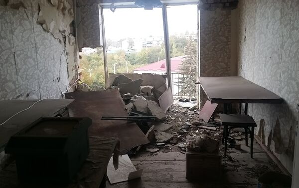 Одна из разрушенных квартир в доме по улице Героев, 118 - Sputnik Южная Осетия