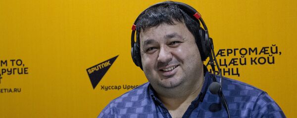 Андрей Тедеев-преподаватель школы breakdance Андрей Тедеев-преподаватель школы breakdance - Sputnik Южная Осетия