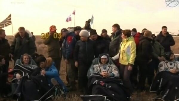 Экипаж 49-й экспедиции успешно приземлился в Казахстане после отстыковки от МКС - Sputnik Южная Осетия