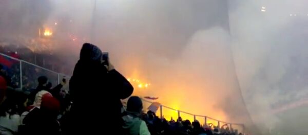 Дым, фаеры и звуки петард – беспорядки на футбольном матче Спартак - ЦСКА - Sputnik Южная Осетия