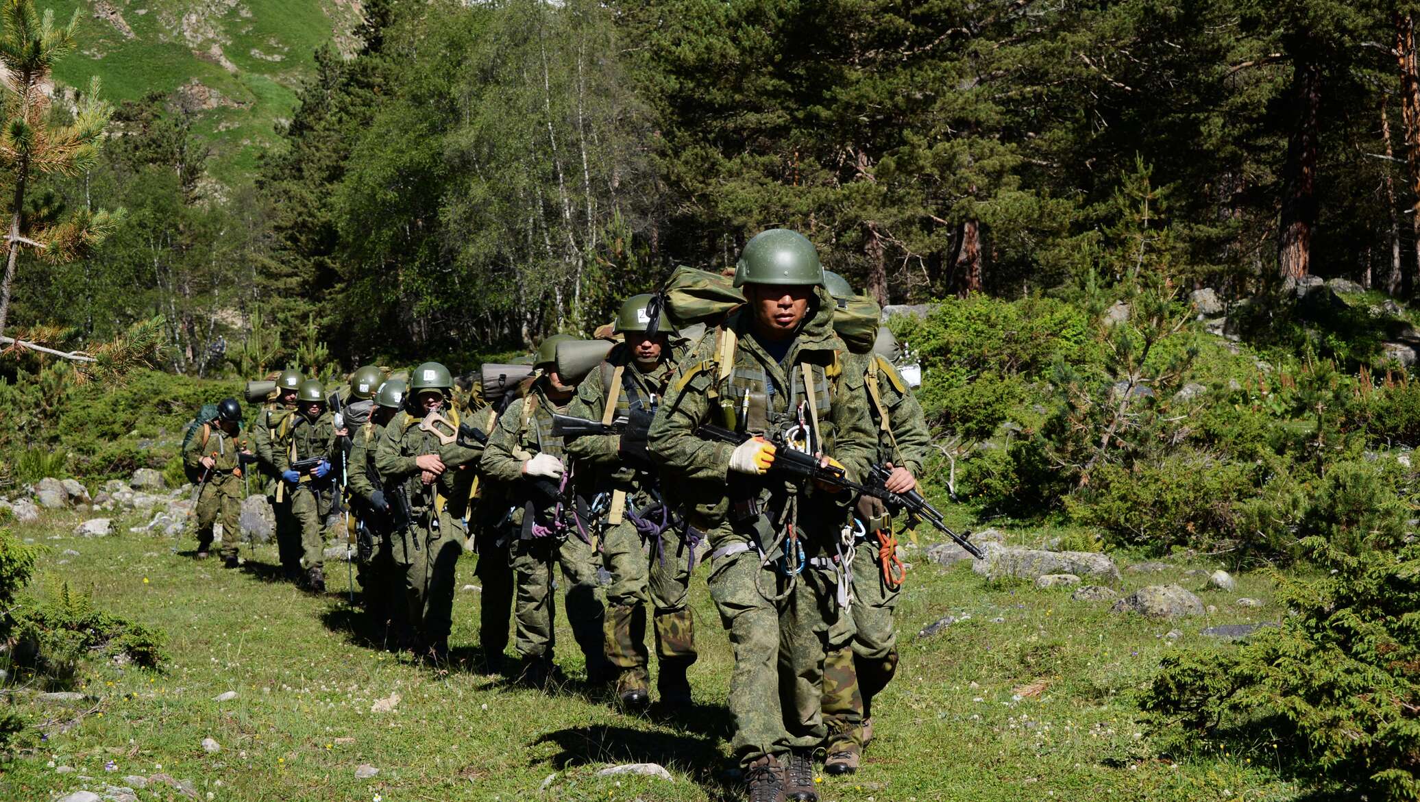 Среди военных. Горный спецназ РФ. Спецназ Осетии. Горная подготовка спецназа. Спецназ Южной Осетии.