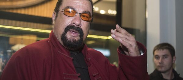 Американский актер Стивен Сигал Американский актер Стивен Сигал - Sputnik Южная Осетия