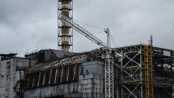 Саркофаг над четвертым энергоблоком Чернобыльской АЭС - Sputnik Южная Осетия