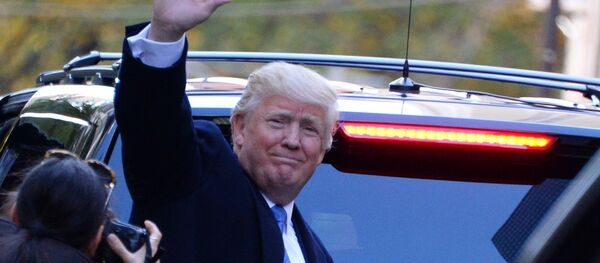 Кандидат в президенты США Дональд Трамп в день выборов президента США - Sputnik Хуссар Ирыстон