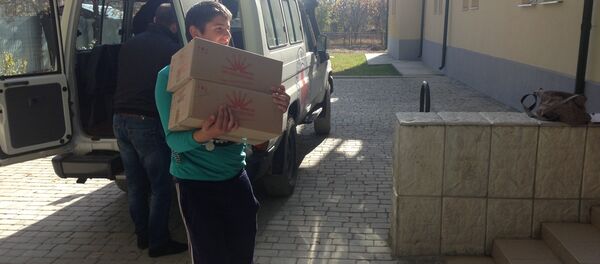 Сотрудники МККК привезли подарки в детский дом в Ленингоре. Сотрудники МККК привезли подарки в детский дом в Ленингоре. - Sputnik Южная Осетия