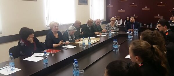 Круглый стол в Цхинвале Круглый стол в Цхинвале - Sputnik Южная Осетия