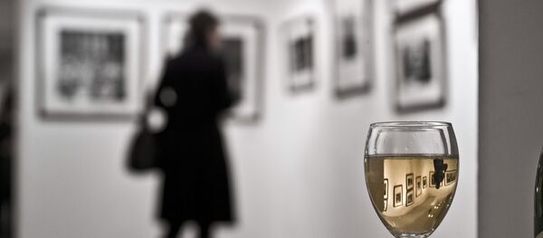 Посетительница выставки Посетительница выставки - Sputnik Южная Осетия