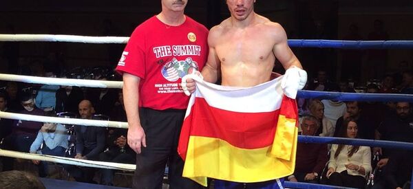 Тренер Виталий Сланов и Сослан Тедеев. Тренер Виталий Сланов и Сослан Тедеев. - Sputnik Хуссар Ирыстон