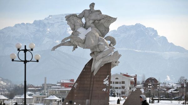 Памятник генералу Плиеву в центре Владикавказа - Sputnik Южная Осетия