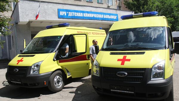 Машины скорой помощи у здания больницы - Sputnik Южная Осетия